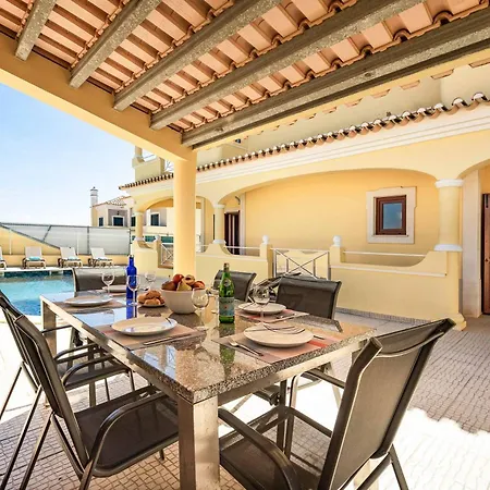 Alice 빌라 알부페이라